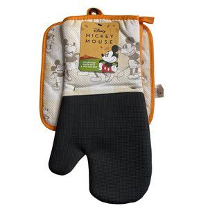 Disney Mickey Mouse Fall Oven Mitt and Pot Holder Set